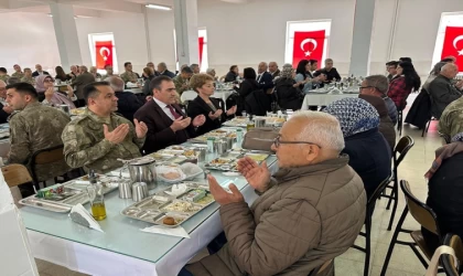 Burhaniye’de Kaymakam Memiş, Şehit ve Gazi aileleri için düzenlenen yemeğe katıldı