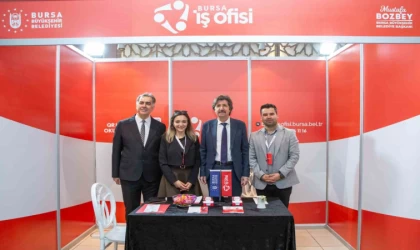 Bursa Büyükşehir, kariyer yolculuğunda gençlerin yanında