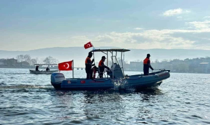 Bursa’da Uluabat Gölü’nde büyük operasyon...30 kişi suçüstü yakalandı