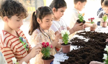Büyükşehir destek verdi minik eller ‘anneler’ için çalıştı