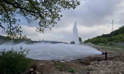Çamlıca Barajı çalışmalarında sulama tesisatı denemelerinde kartpostallık görüntüler oluştu