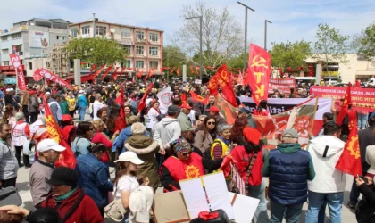 Çanakkale’de 1 Mayıs Emek ve Dayanışma günü coşkuyla kutlandı