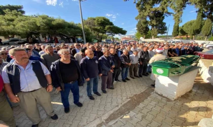 Çanakkale’deki kazada hayatını kaybeden 2 kişi Balıkesir’de toprağa verildi