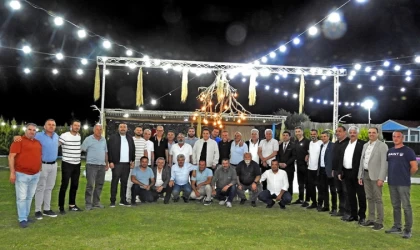 Çeşme Muhtarlar Derneği kuruluşunu yemekli toplantıyla kutladı