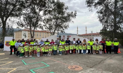 Çine’de Anaokulu öğrencilerine trafik eğitimi verildi