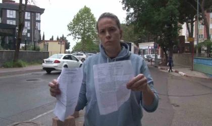 Çocuk parkında kadına tekme ve yumruklarla saldırdı