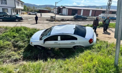 Çorum’da otomobil menfeze düştü: 1 yaralı