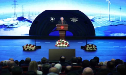 Cumhurbaşkanı Erdoğan: ”Hedefimiz ithalatı düşürerek, enerji faturamızı hafifletmek ve nihai olarak da Türkiye’yi kaynakta ve teknolojide net ihracatçı bir ülke yapmaktır.”