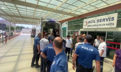 Denize acil iniş yapan helikopterdeki 4 personel Antalya’daki hastanelere sevk edildi