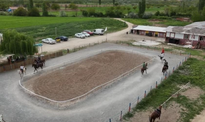 Deprem sonrası doğayla buluşma: Malatya’da atlı terapiye ilgi artıyor