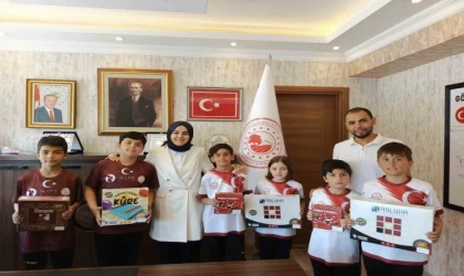 Dereceye giren öğrencilerden kaymakama ziyaret