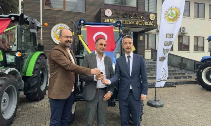 Devlet destekli traktörler çiftçilere törenle teslim edildi