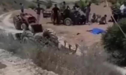 Devrilen traktörün altında kalan 22 yaşındaki sürücü hayatını kaybetti