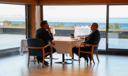 Dışişleri Bakanı Hakan Fidan, NATO Dışişleri Bakanları Gayriresmi Toplantısı öncesinde NATO Genel Sekreteri Mark Rutte ile çalışma yemeğinde bir araya geldi.