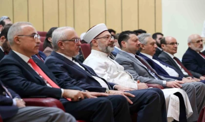 Diyanet İşleri Başkanı Erbaş: ”Kur’an-ı Kerim’i anlamak, yaşamak, hayatımızı Kur’an-ı Kerîm’e göre tanzim etmek; nihai hedef budur”