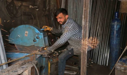 Diyarbakır’da hurdacı esnafı 1 Mayıs’ta da çalıştı