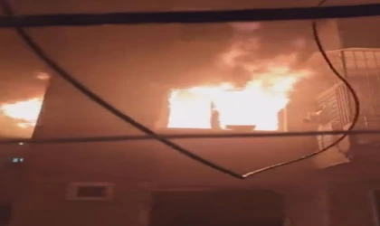 Diyarbakır’da metruk bina alevlere teslim oldu