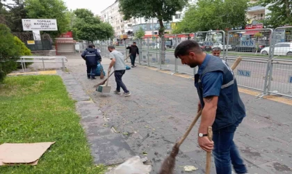 Diyarbakır’da şiddetli rüzgar çatıları uçurdu