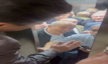 Düğüne gelen davetliler asansöre 10 kişi binince mahsur kaldılar.