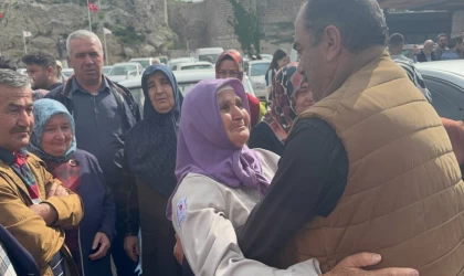 Eğirdir’de dualar semaya, hacı adayları kutsal topraklara gözyaşlarıyla uğurlandı