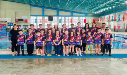 Elazığ’da 87 sporcu şampiyonluk için kulaç attı