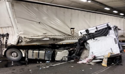 Erkenek Tüneli’nde trafik kazası: 1 ağır yaralı