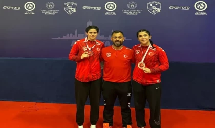 Erzincanlı güreşçiler altın ve bronz madalyanın sahibi oldu