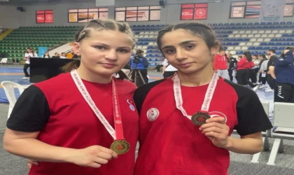 Erzincanlı ortaokullu güreşçiden Türkiye Şampiyonluğu