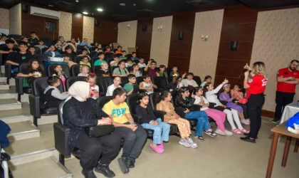 Esenyurt Belediyesi’nden özel çocuklara deprem bilinci eğitimi