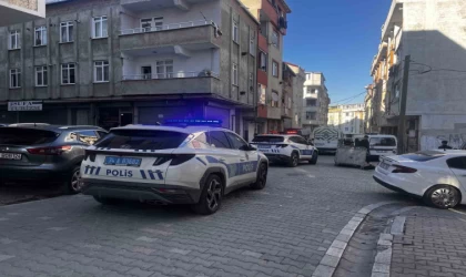 Esenyurt’ta sokakta oynarken servis aracının çarptığı çocuk ağır yaralandı