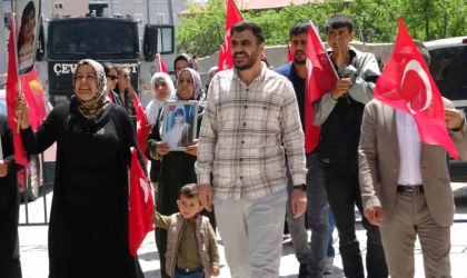 Evlat nöbetindeki aileler: ”Umudumuzu kaybetmiyoruz”