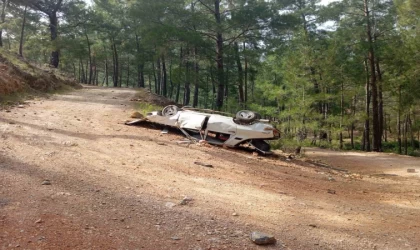 Gazipaşa’da şarampole uçan otomobilin sürücüsü yaralandı