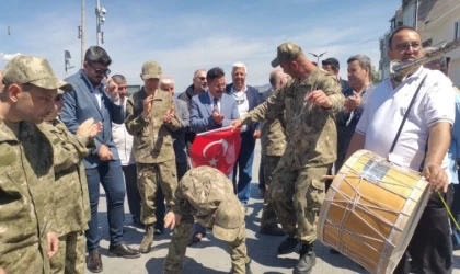 Gemlik’te başlayan askerlik Mudanya’da eğlenceyle sona erdi