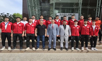 Gölcük Belediyespor Voleybol Takımının hedefi Türkiye şampiyonası