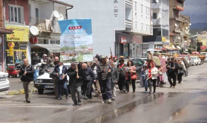Görenler dönüp bir daha baktı, asırlık gelenek yeniden canlandırıldı