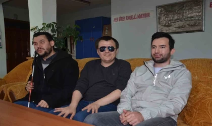 Görme engellilerin banka ve noter çilesi