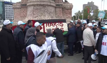 HAK-İŞ Konfederasyonu üyeleri, Kazancı Yokuşu’na karanfil, Taksim’e çelenk bıraktı