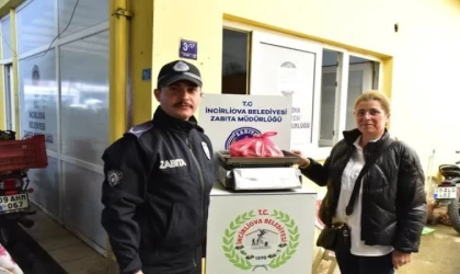 İncirliova Belediyesi’nin pazarlarda tartı denetimi sürüyor