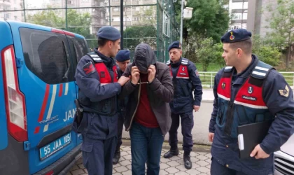 İnternetten izleyip 5. kattaki evini uyuşturucu tarlasına çeviren şahıs tutuklandı