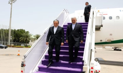 İran Dışişleri Bakanı Arakçi, Cidde’de Suudi mevkidaşı Farhan ile bir araya geldi