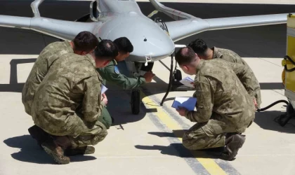 Isparta’da 18 haftalık eğitimle Bayraktar TB2 pilotları yetiştiriliyor