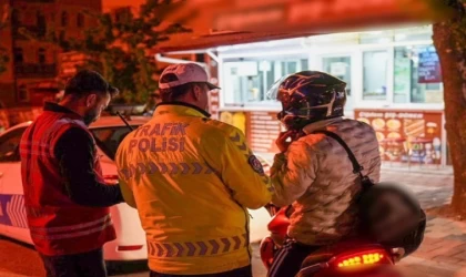 Isparta’da 2,5 saatte 246 şahıs ile 131 araç sürücüsü kontrol edildi