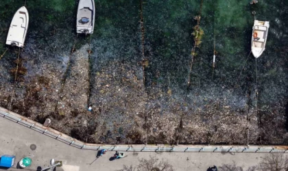İstanbul Boğazı’ndaki kirlilik havadan görüntülendi