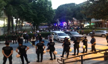 İzmir’de Cumhurbaşkanı’na hakaret içerikli duvar yazısı yazan 4 şüpheli tutuklandı