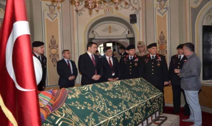 Jandarma Genel Komutanı Orgeneral Ali Çardakçı, Ertuğrul Gazi Türbesi’nde dua etti