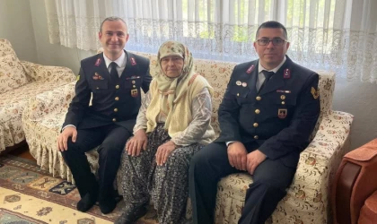Jandarma, şehit annelerini unutmadı
