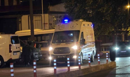 Kaldırımdan düşen kadın yaralandı