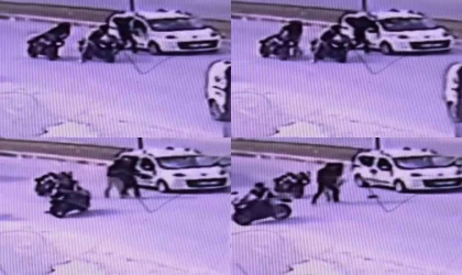 Kaskla tartıştığı sürücünün aracına zarar verdi: O anlar kamerada