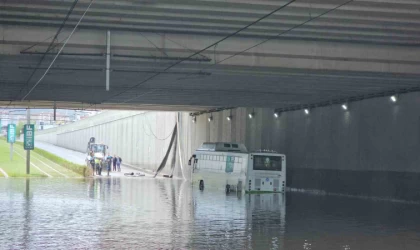 Kayseri’de sağanağın etkisi gün ağarınca ortaya çıktı