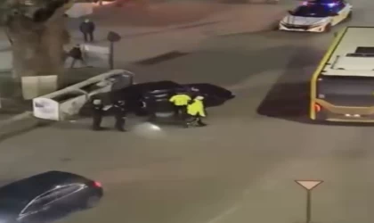 Kaza yapan alkollü sürücü kendini araca kilitledi